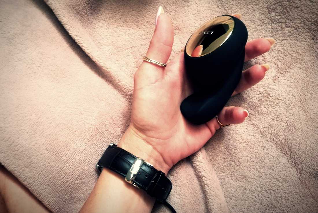 Featured image for the LELO IDA Wave review article