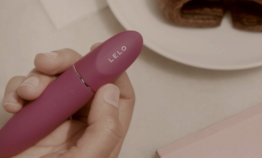LELO MIA 3 lipstick vibrator