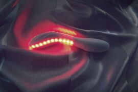 Featured image for an article on LELO MONA Spectra