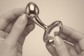 Featured image for an article on metal butt plugs